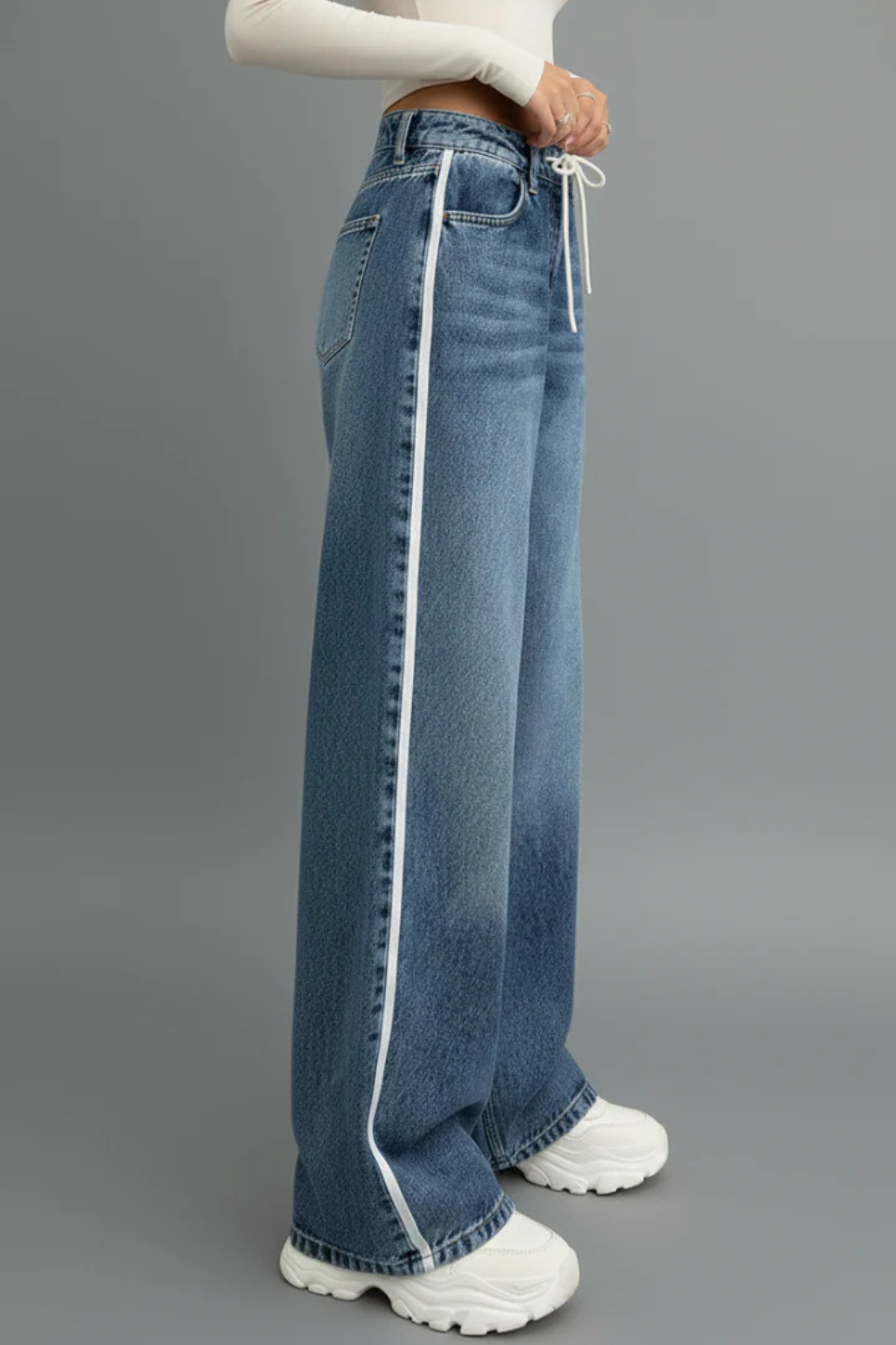 Women's Relaxed Wide Leg Denim Jeans Drawstring Waist Five Pocket