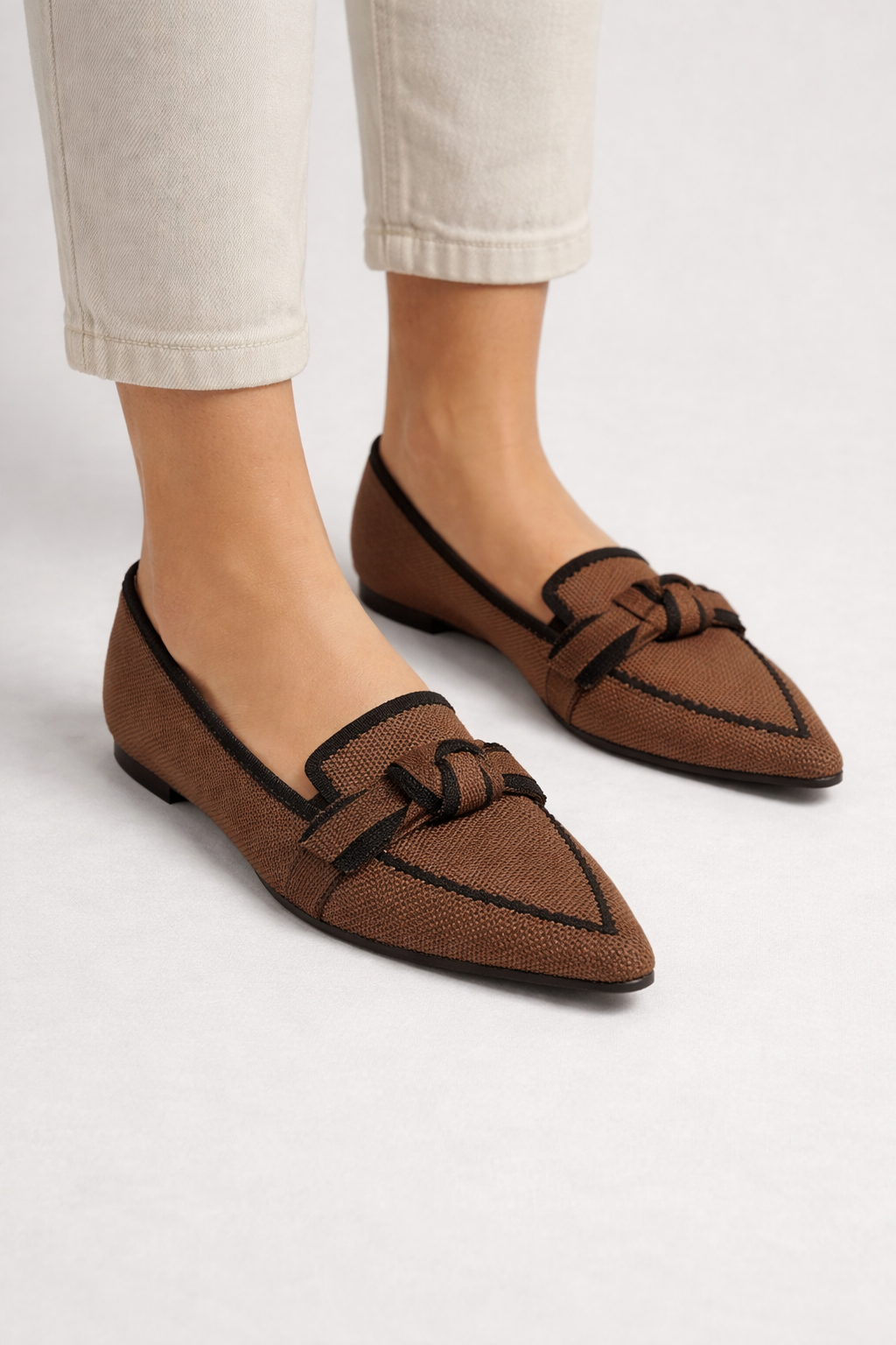 Women Pointed Toe Knit Ballet Flats with Bow Detail