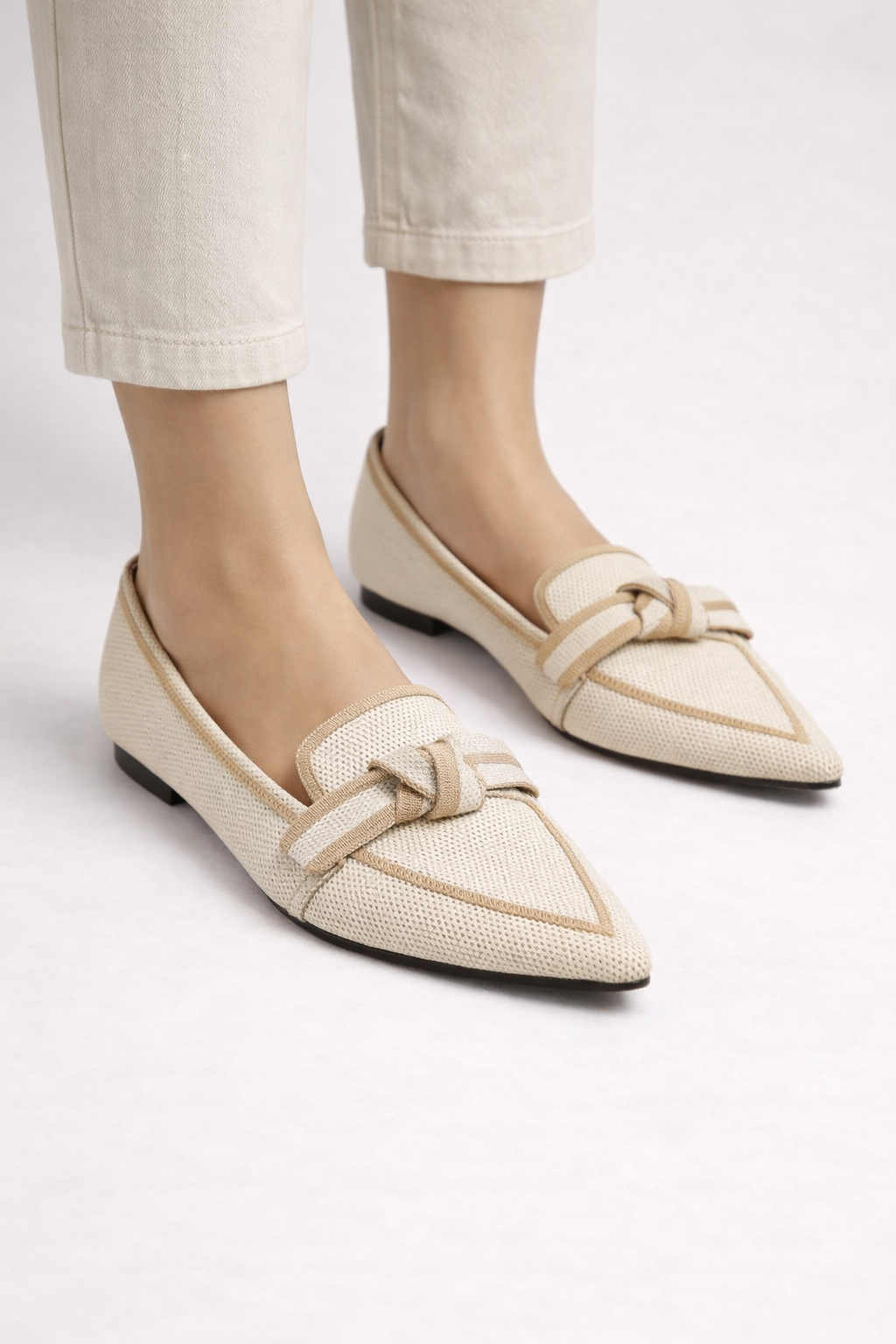 Women Pointed Toe Knit Ballet Flats with Bow Detail