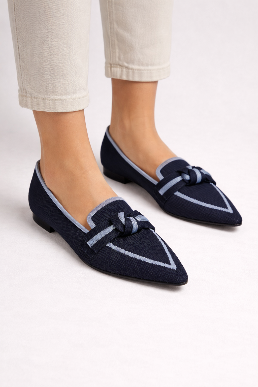 Women Pointed Toe Knit Ballet Flats with Bow Detail