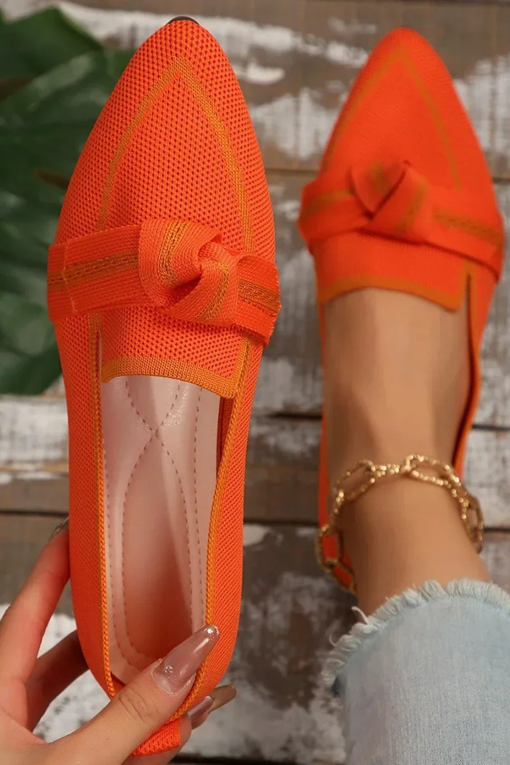 Women Pointed Toe Knit Ballet Flats with Bow Detail