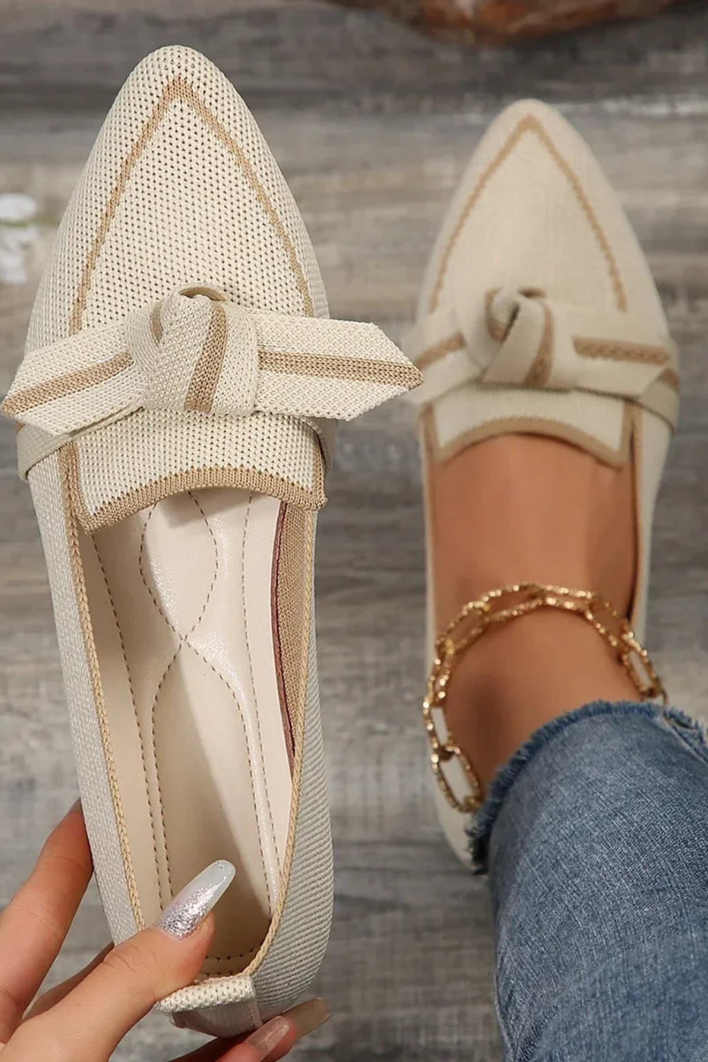 Women Pointed Toe Knit Ballet Flats with Bow Detail